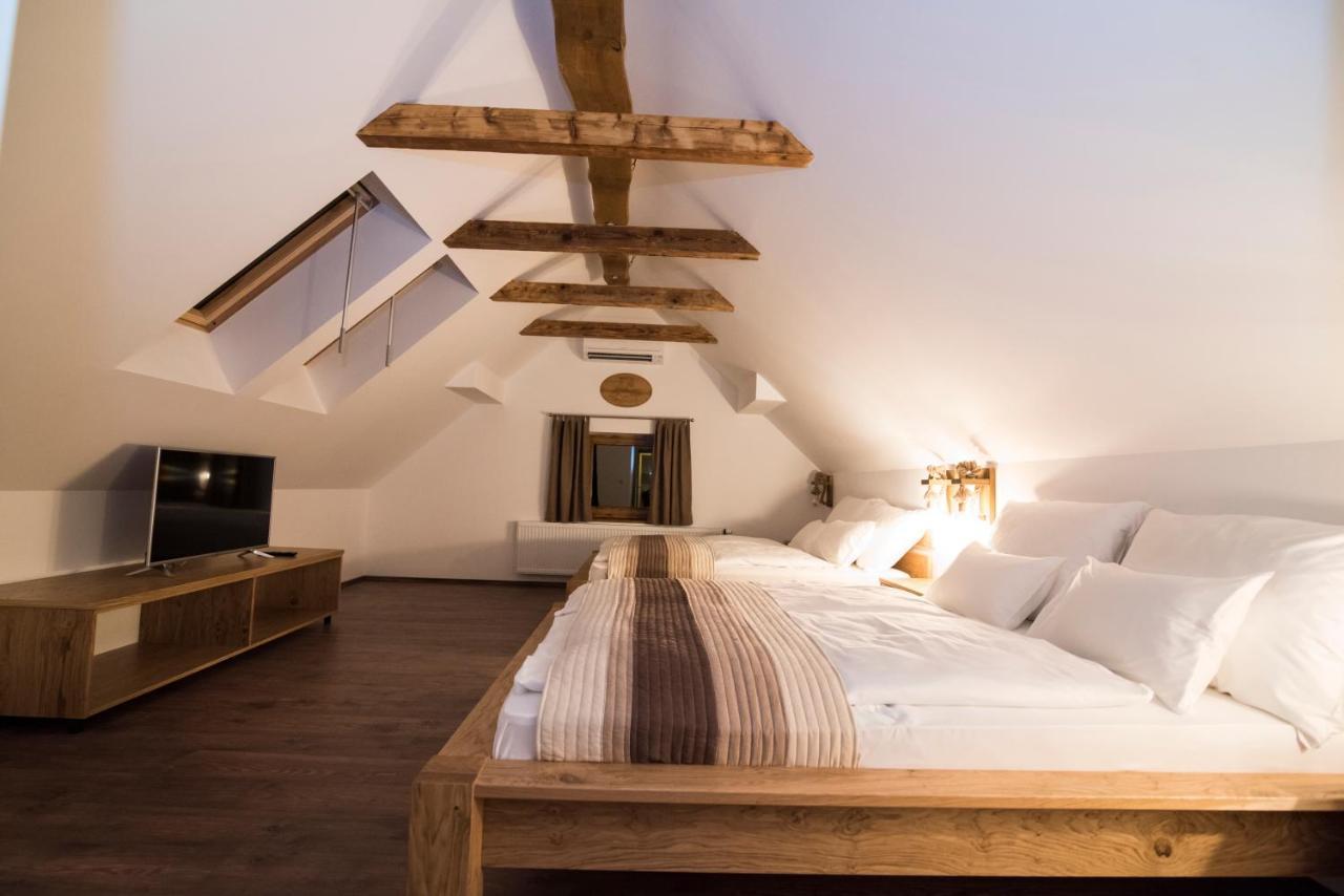 Gorska Reka Guesthouse ซเร็ตเช ภายนอก รูปภาพ