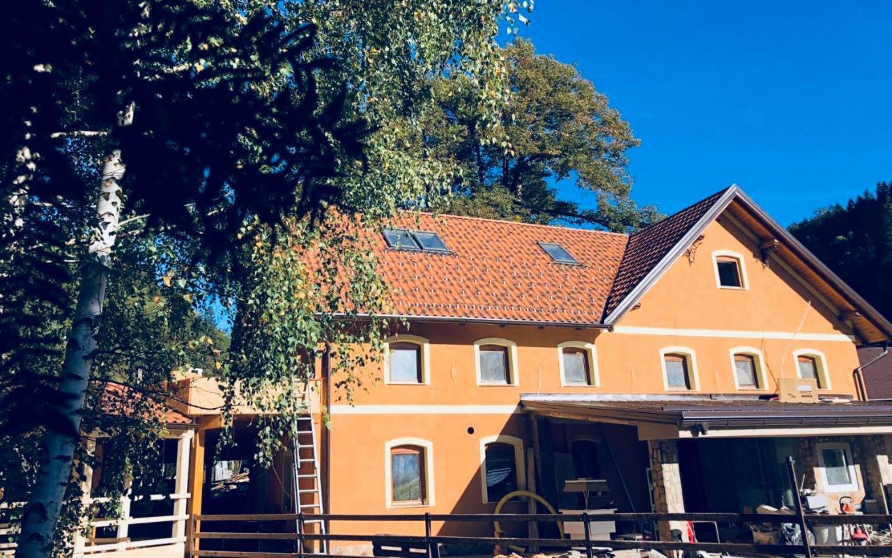 Gorska Reka Guesthouse ซเร็ตเช ภายนอก รูปภาพ