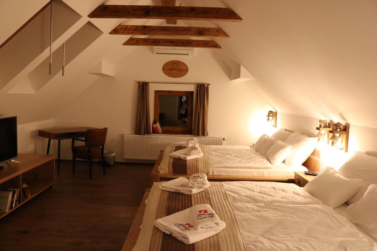 Gorska Reka Guesthouse ซเร็ตเช ภายนอก รูปภาพ