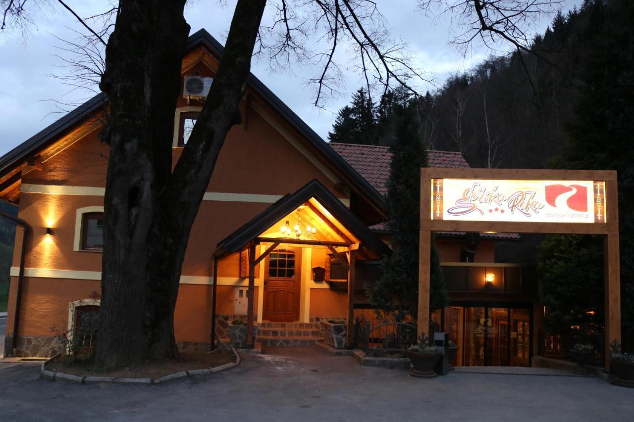 Gorska Reka Guesthouse ซเร็ตเช ภายนอก รูปภาพ