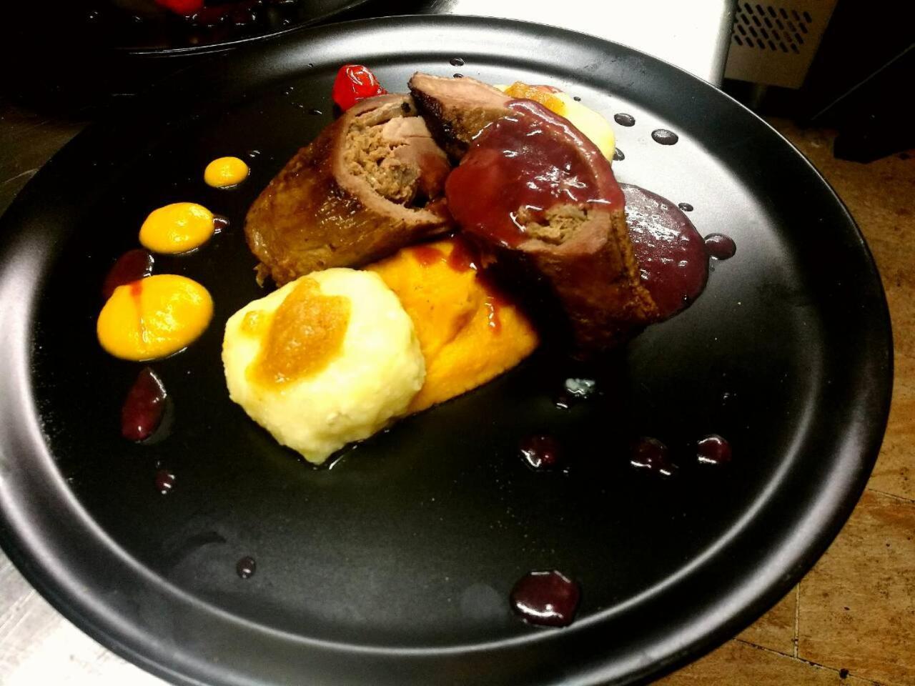 Gorska Reka Guesthouse ซเร็ตเช ภายนอก รูปภาพ