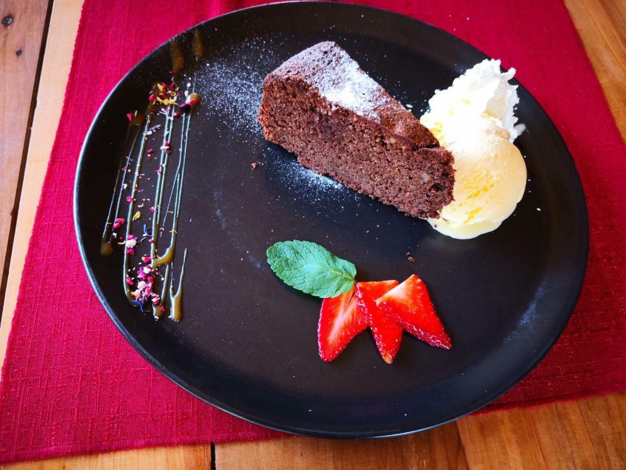 Gorska Reka Guesthouse ซเร็ตเช ภายนอก รูปภาพ